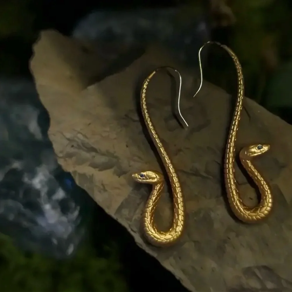 ✨Anthropologie Gold Snake Drop Earrings - Picture 6 of 6